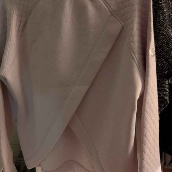 Lilac Jogger Split back Sweatshirt by Levelwear. Size Medium - Picture 5 of 5